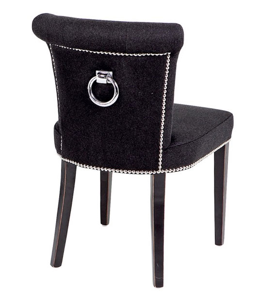 Stylowe i eleganckie krzesło z kołatką