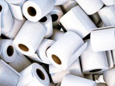 Jak wieszać papier toaletowy w ubikacji