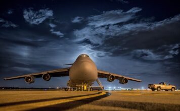 Czemu lata dużo samolotów?