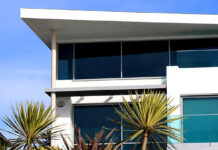 Od pomiaru po montaż — jak przebiega współpraca z profesjonalnym producentem rolet? jak przebiega współpraca z profesjonalnym producentem rolet